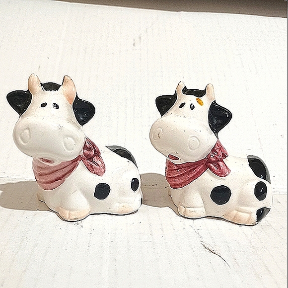 COW Ceramic Sal & Pepper Shakers EUC - Picture 3 of 10